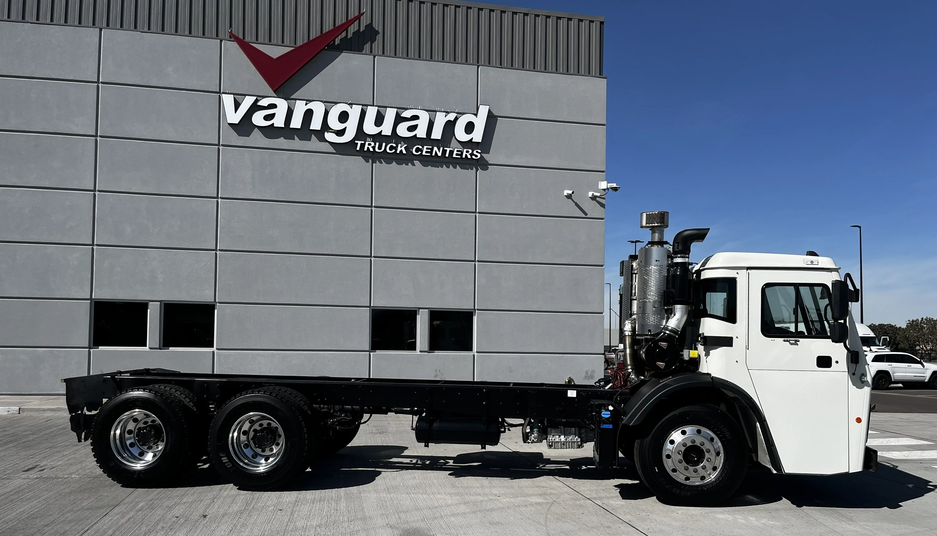 2025 Mack LR in Tolleson, AZ — photo 2