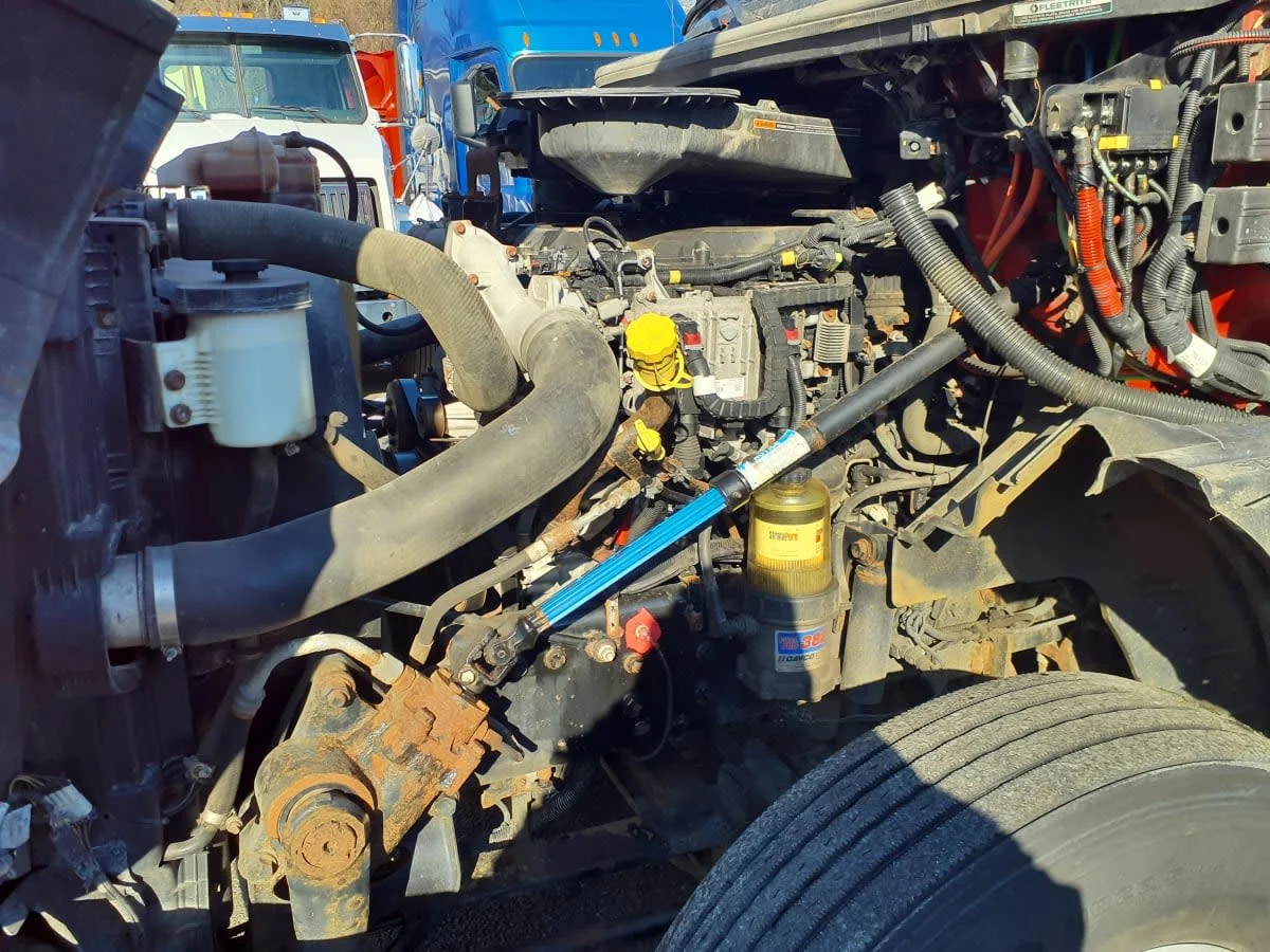 2020 International LT - image 9