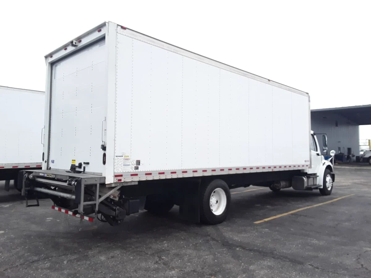 2018 Freightliner M2 106 in Hilliard, OH — photo 4