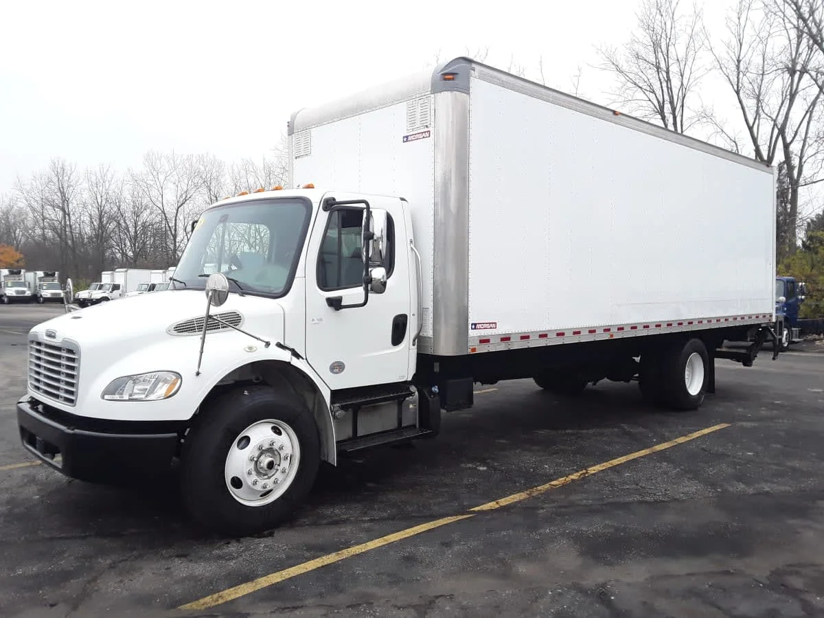 2018 Freightliner M2 106 in Hilliard, OH