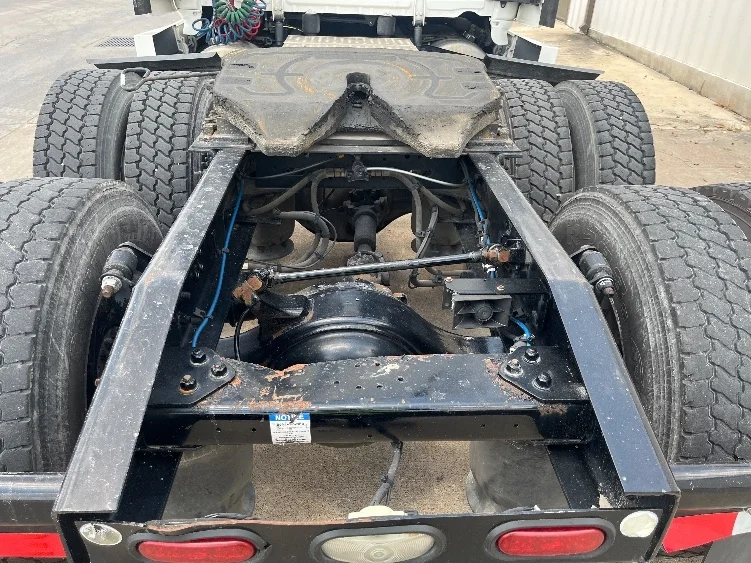 2022 Freightliner Cascadia - image 6