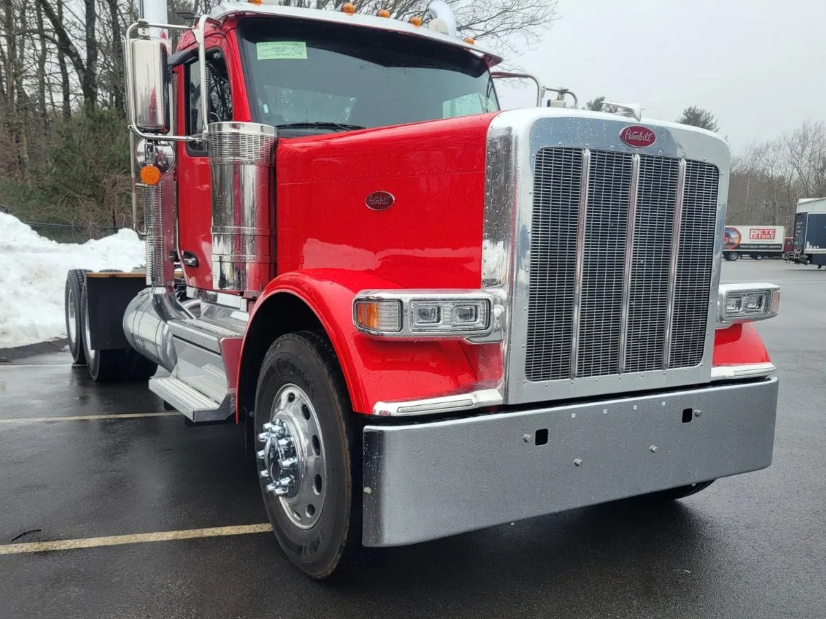 2027 Peterbilt 589 in Plainville, MA — photo 5