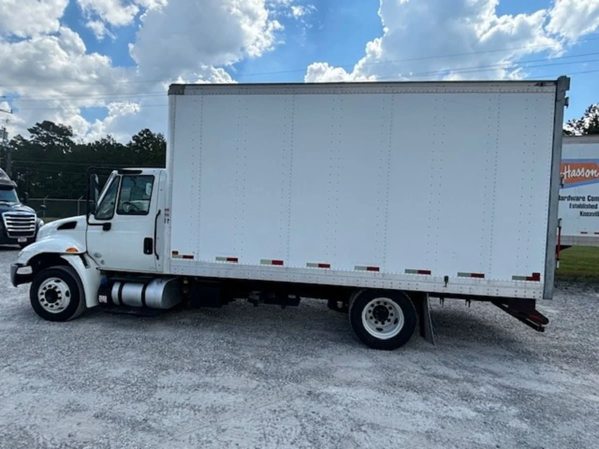 2019 International 4300 in St. Rose, LA — photo 9