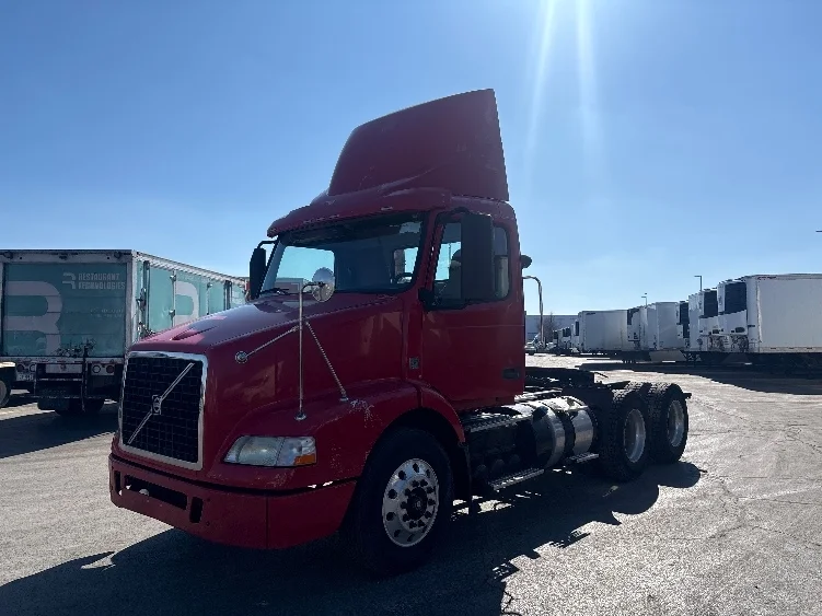 2012 Volvo - image 3