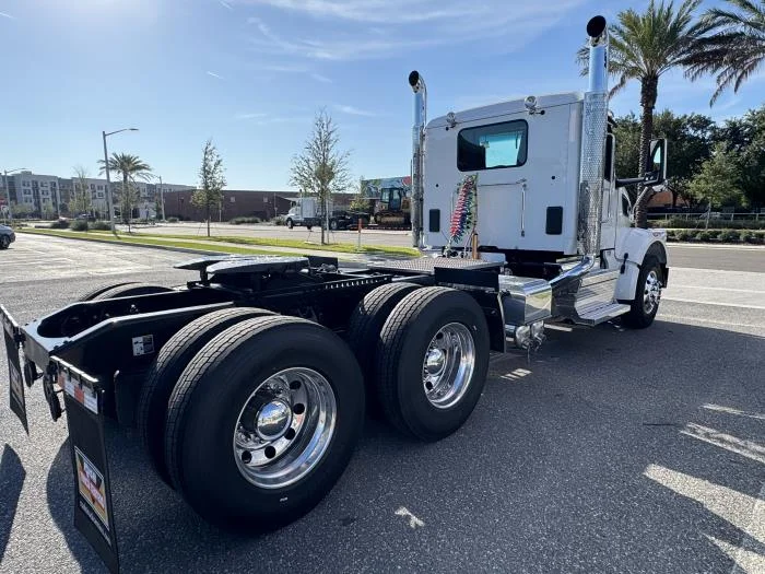 2026 Peterbilt 567 in Orlando, FL — photo 9