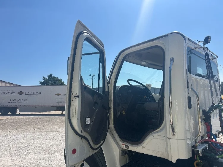 2019 Freightliner eM2 in Moberly, MO — photo 9