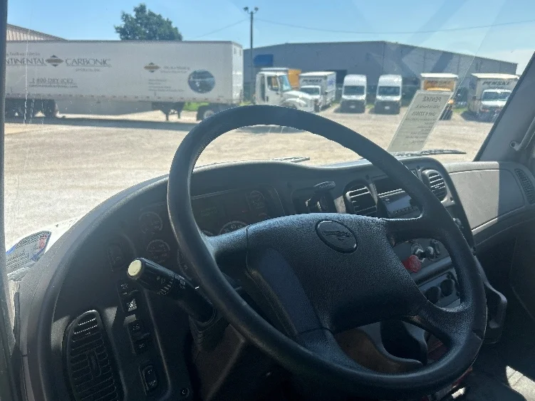 2019 Freightliner eM2 in Moberly, MO — photo 10
