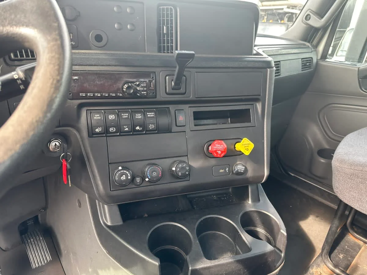 2019 International RH - image 10