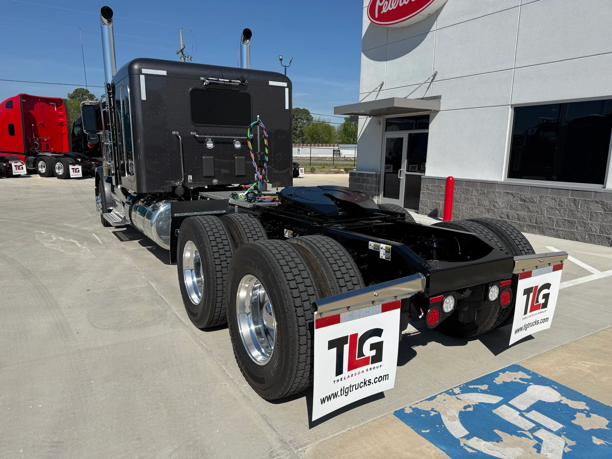 2027 Peterbilt 589 in Lowell, AR — photo 3