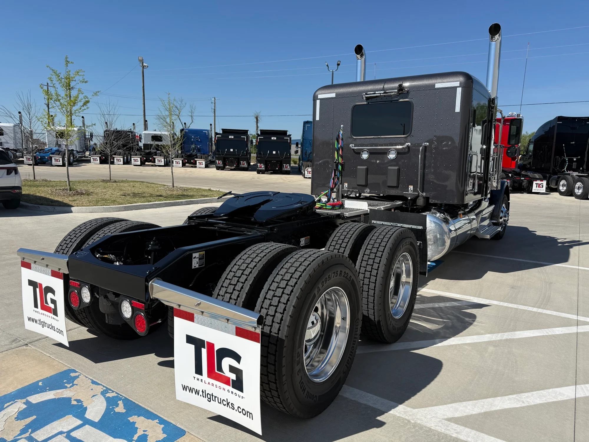 2027 Peterbilt 589 in Lowell, AR — photo 5