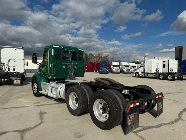 2019 Peterbilt 579 - image 10
