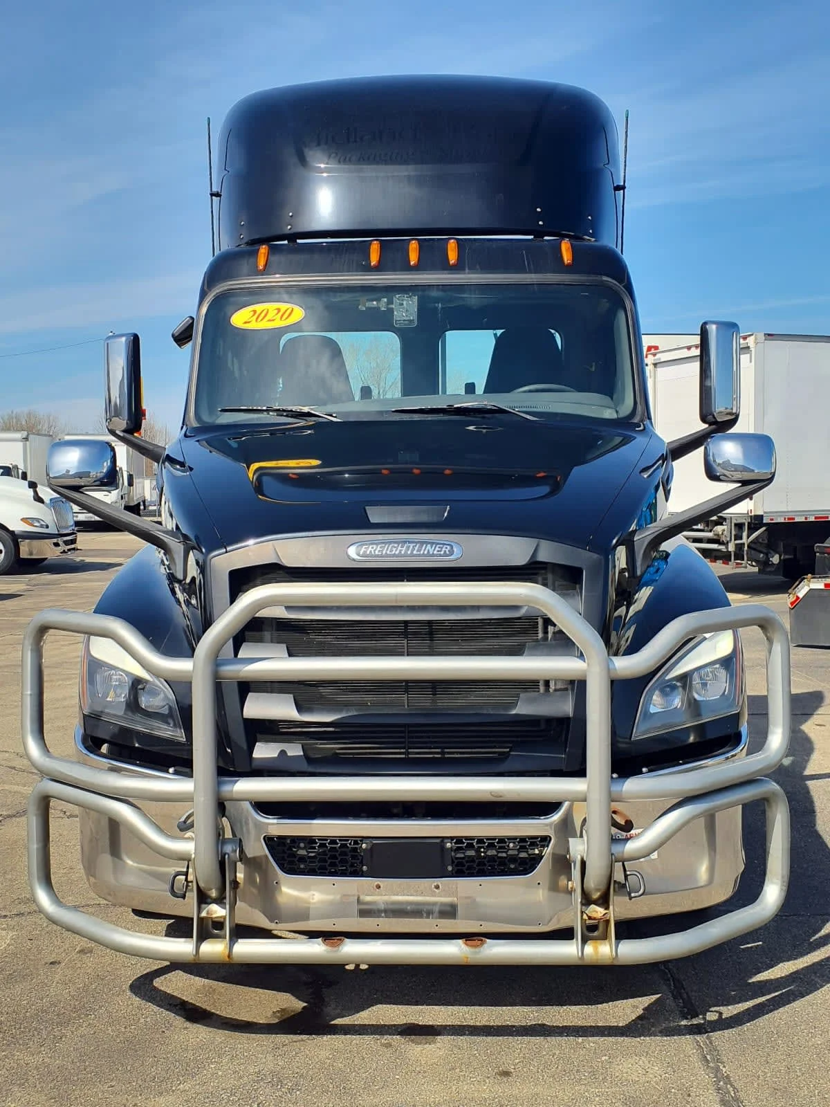2020 Freightliner Cascadia in Oak Creek, WI — photo 2