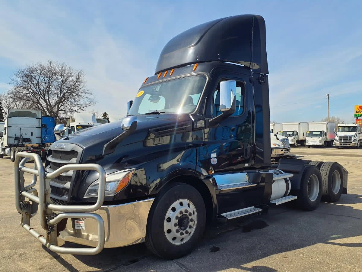 2020 Freightliner Cascadia in Oak Creek, WI