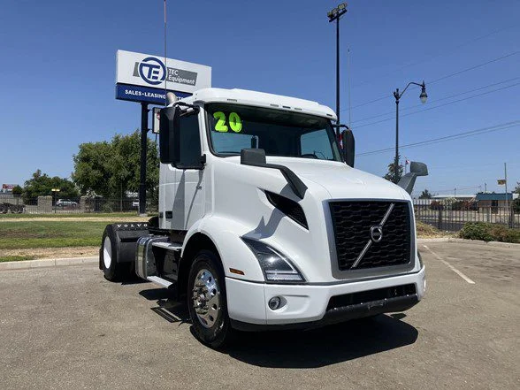 2020 Volvo VNR 660
