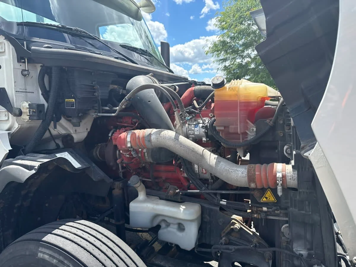 2020 International LT in Taylor, MI — photo 9