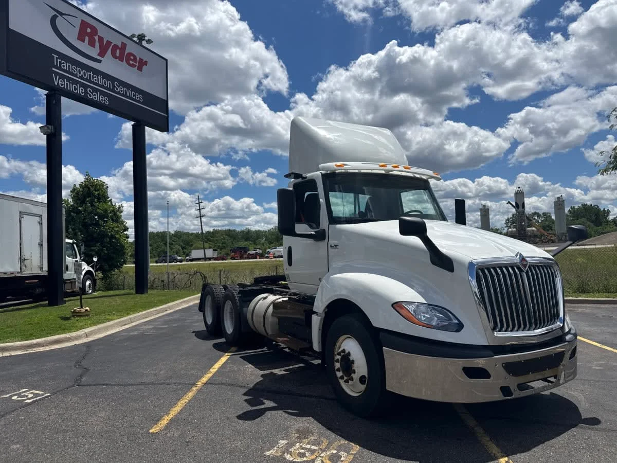 2020 International LT in Taylor, MI — photo 3