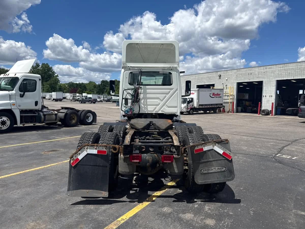 2020 International LT in Taylor, MI — photo 5