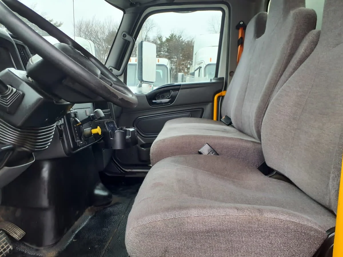 2023 International MV - image 11