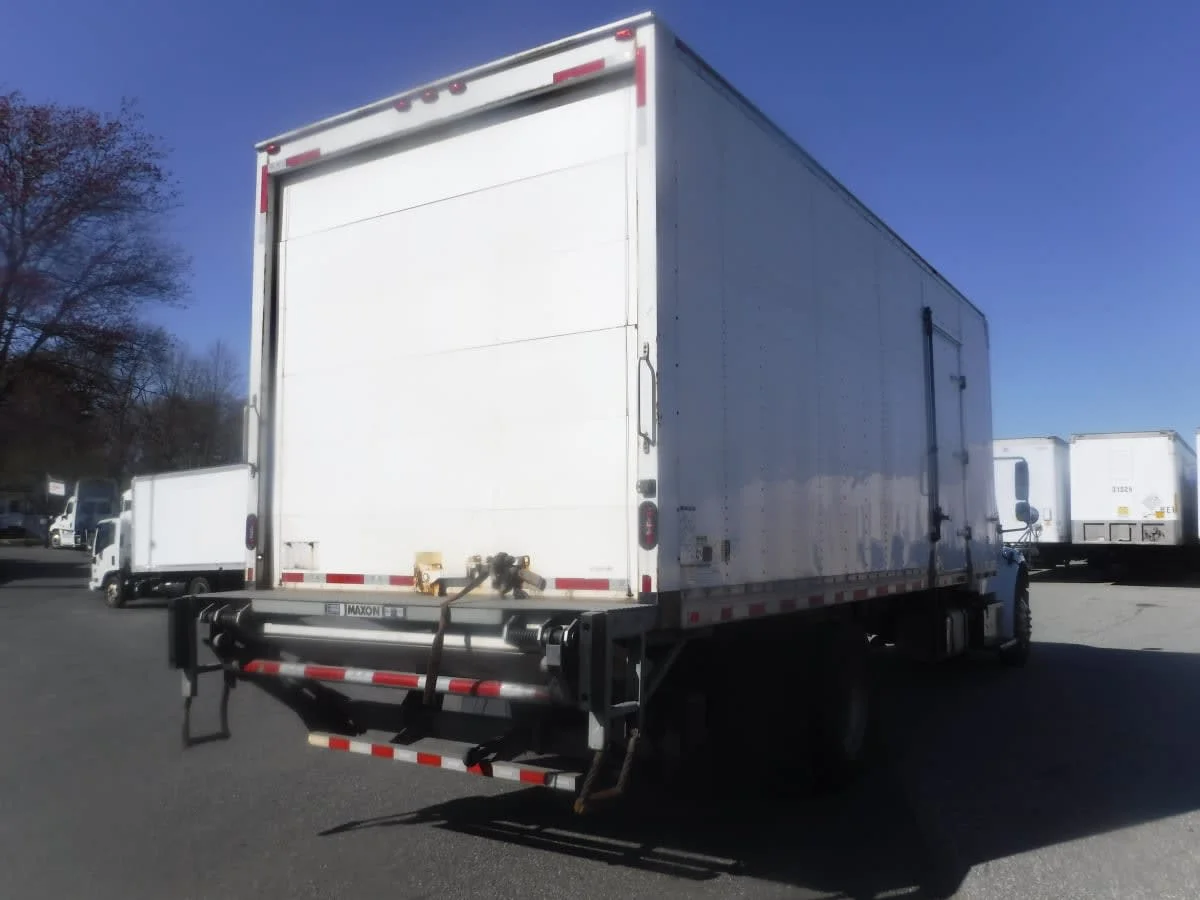 2019 Freightliner M2 106 - image 4