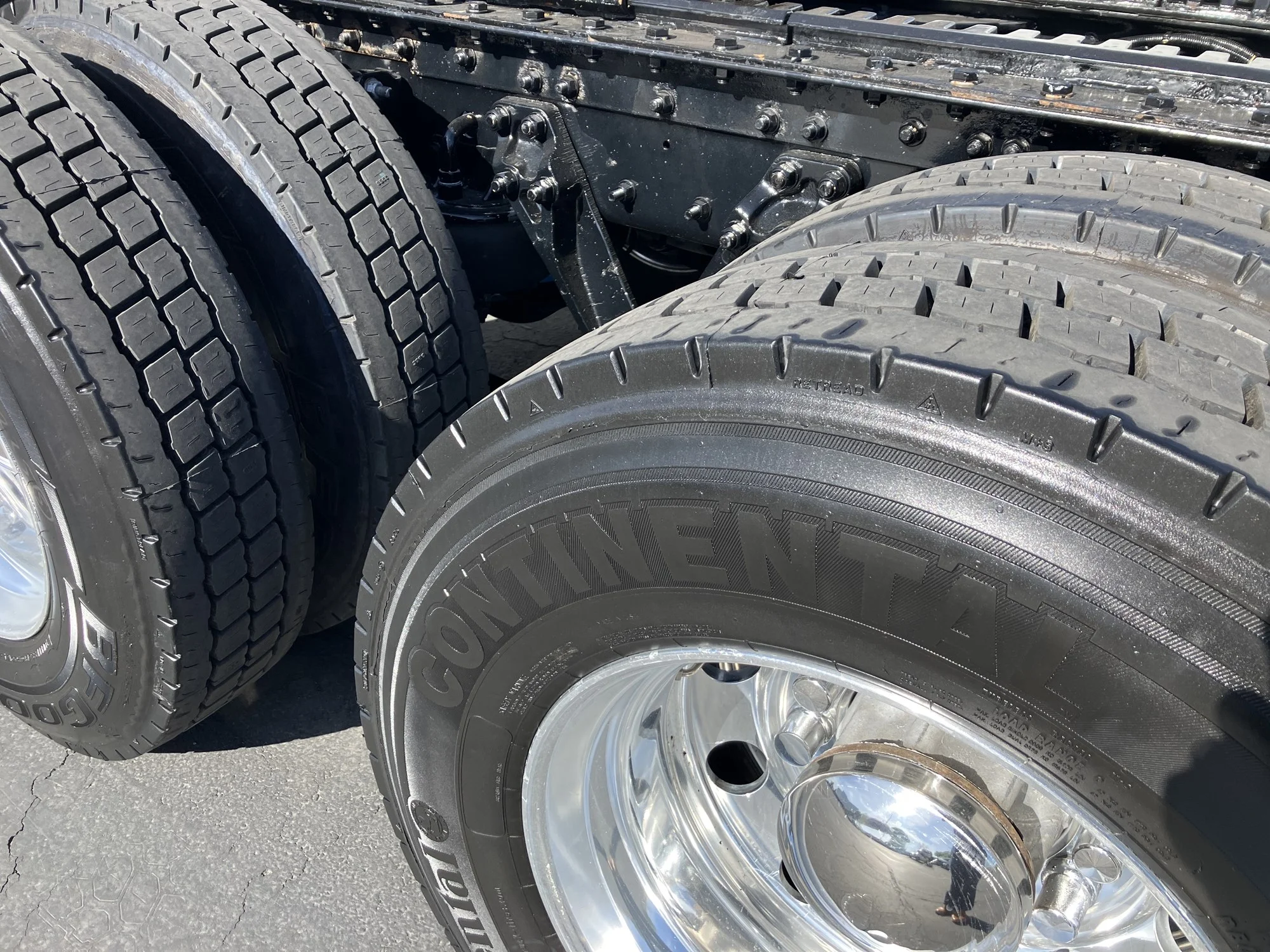 2022 Kenworth T680 - image 4