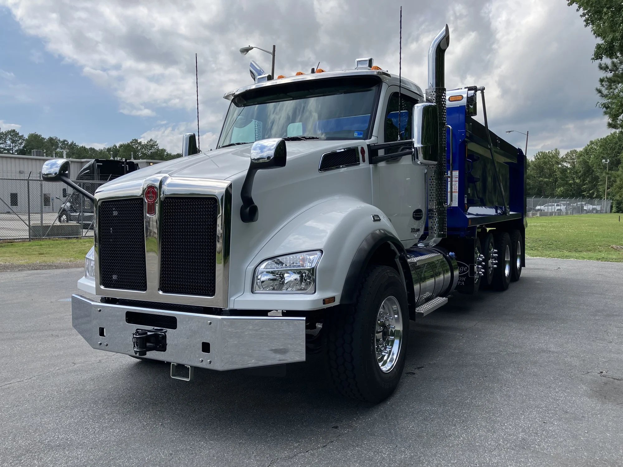 2027 Kenworth T880