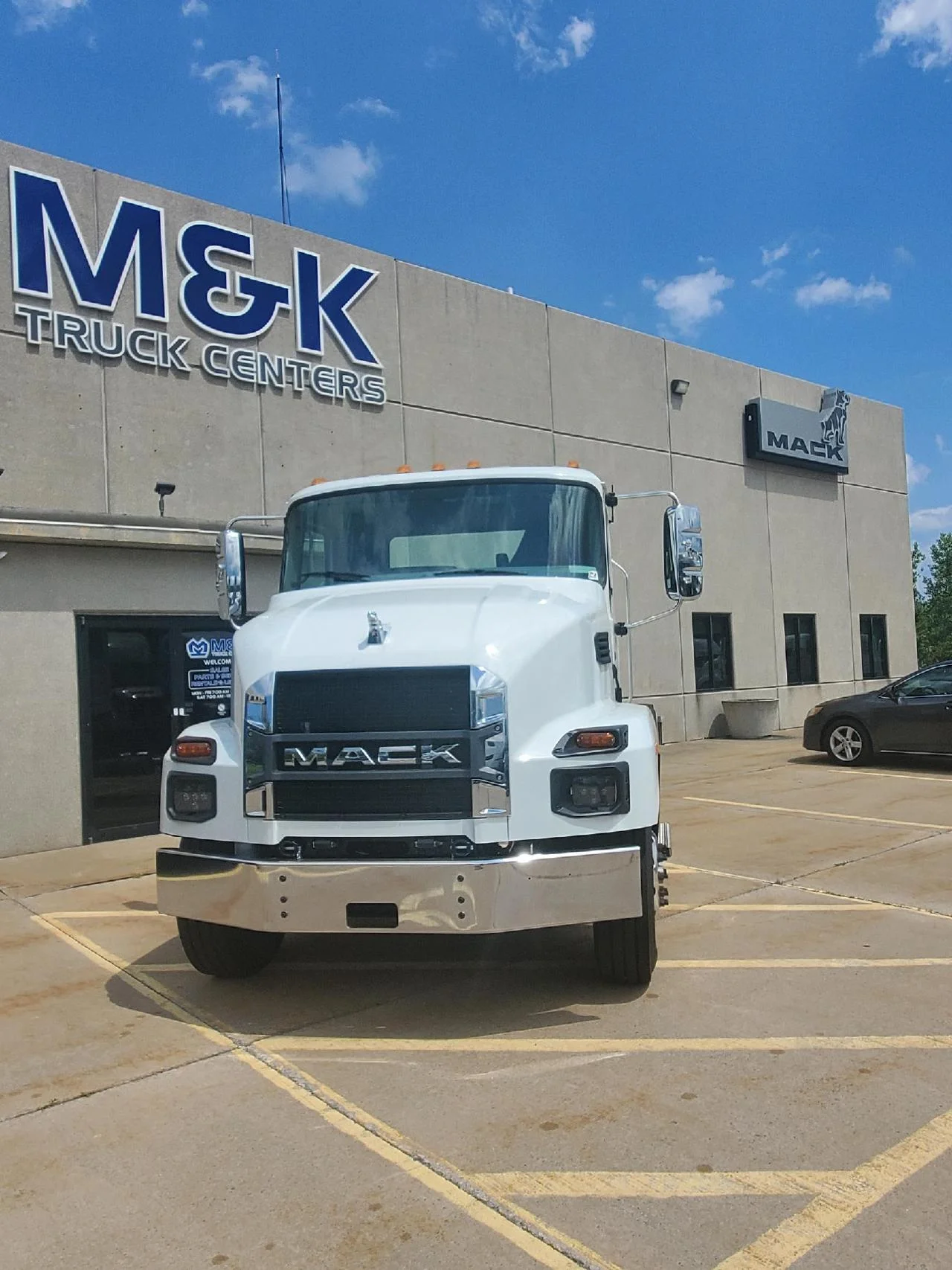 2027 Mack in Erie, PA — photo 2