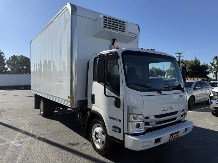 2025 Isuzu NRR in Whittier, CA — photo 7