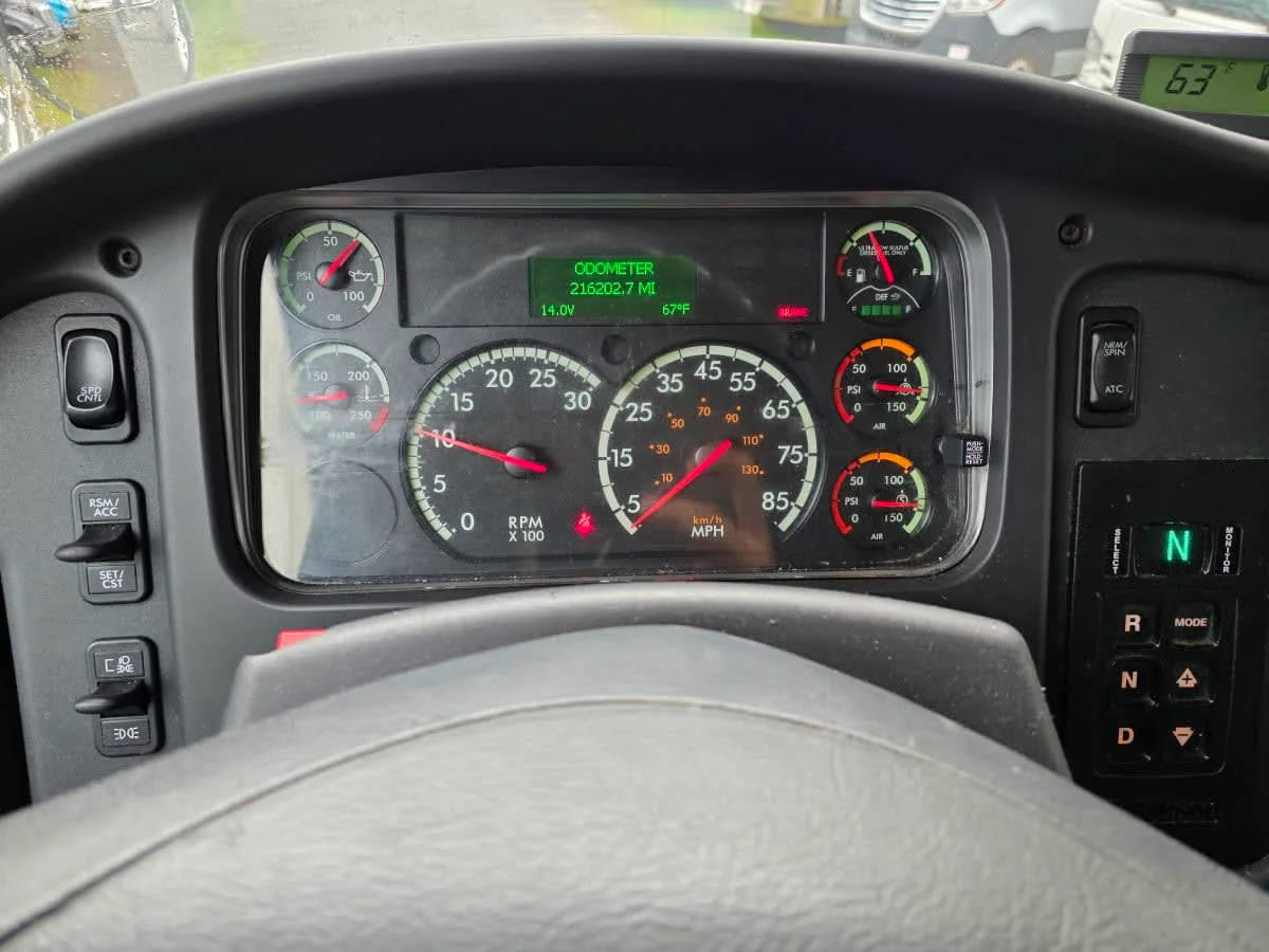 2019 Freightliner M2 106 - image 11
