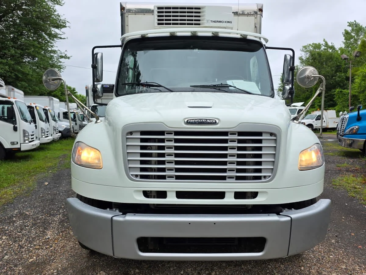 2019 Freightliner M2 106 - image 2