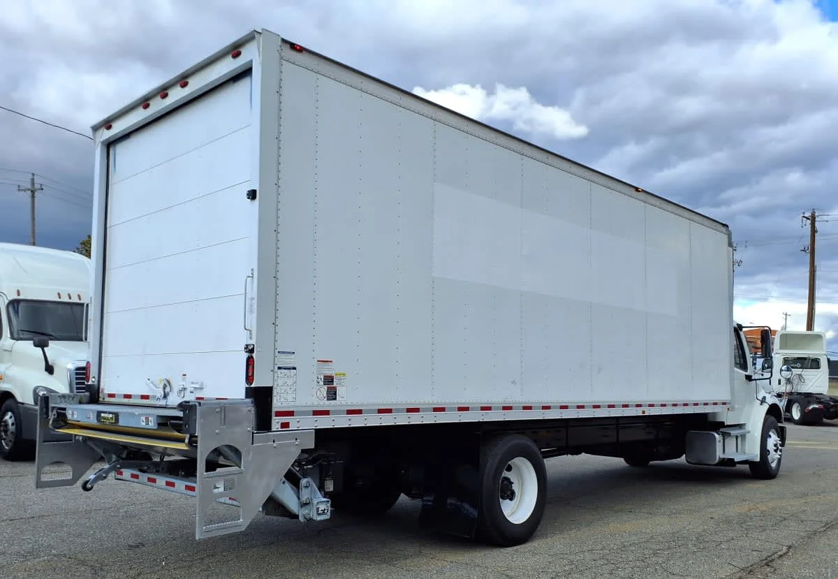 2020 Freightliner M2 106 in Memphis, TN — photo 4