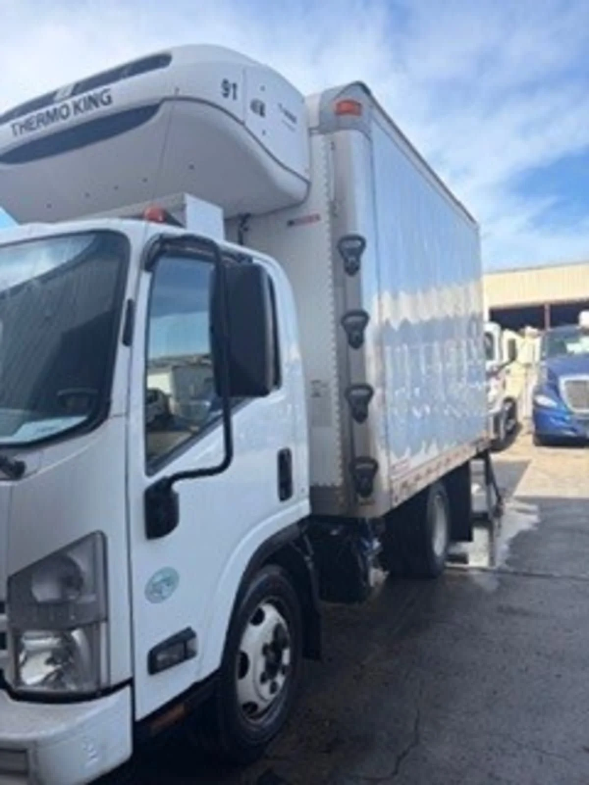 2020 Isuzu NQR in Kapolei, HI — photo 3