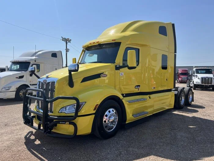 2024 Peterbilt 579 - image 2