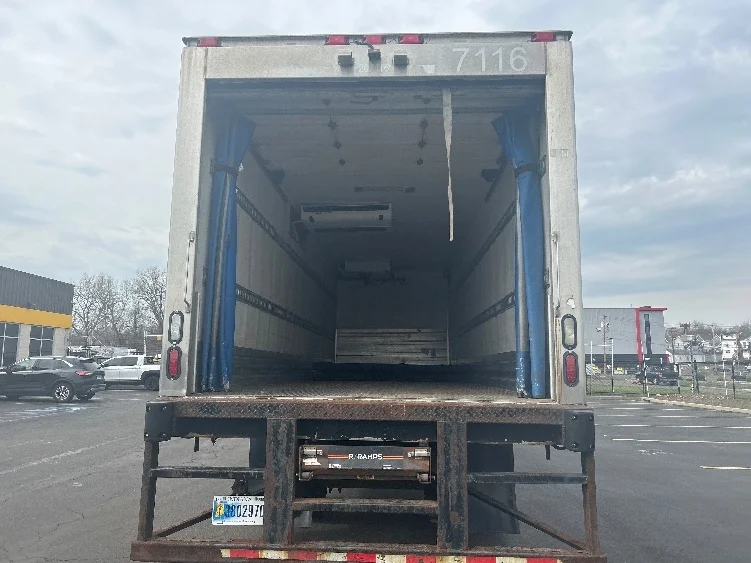 2019 Freightliner M2 106 - image 8