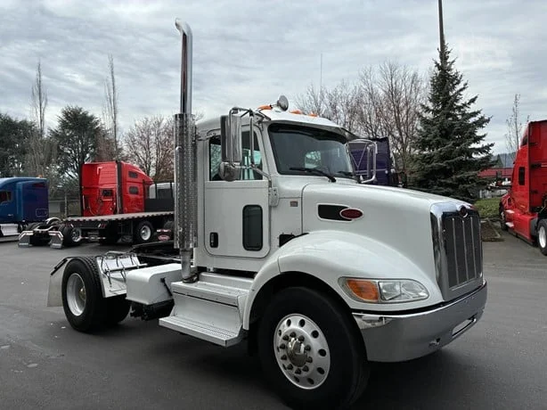 2018 Peterbilt 337 - image 6