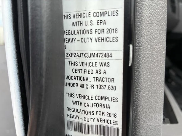 2018 Peterbilt 337 - image 2