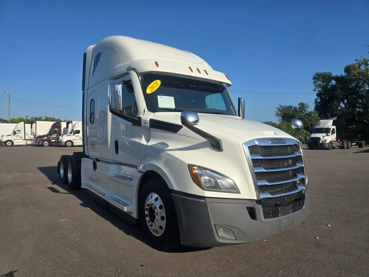 2021 Freightliner Cascadia in Tampa, FL