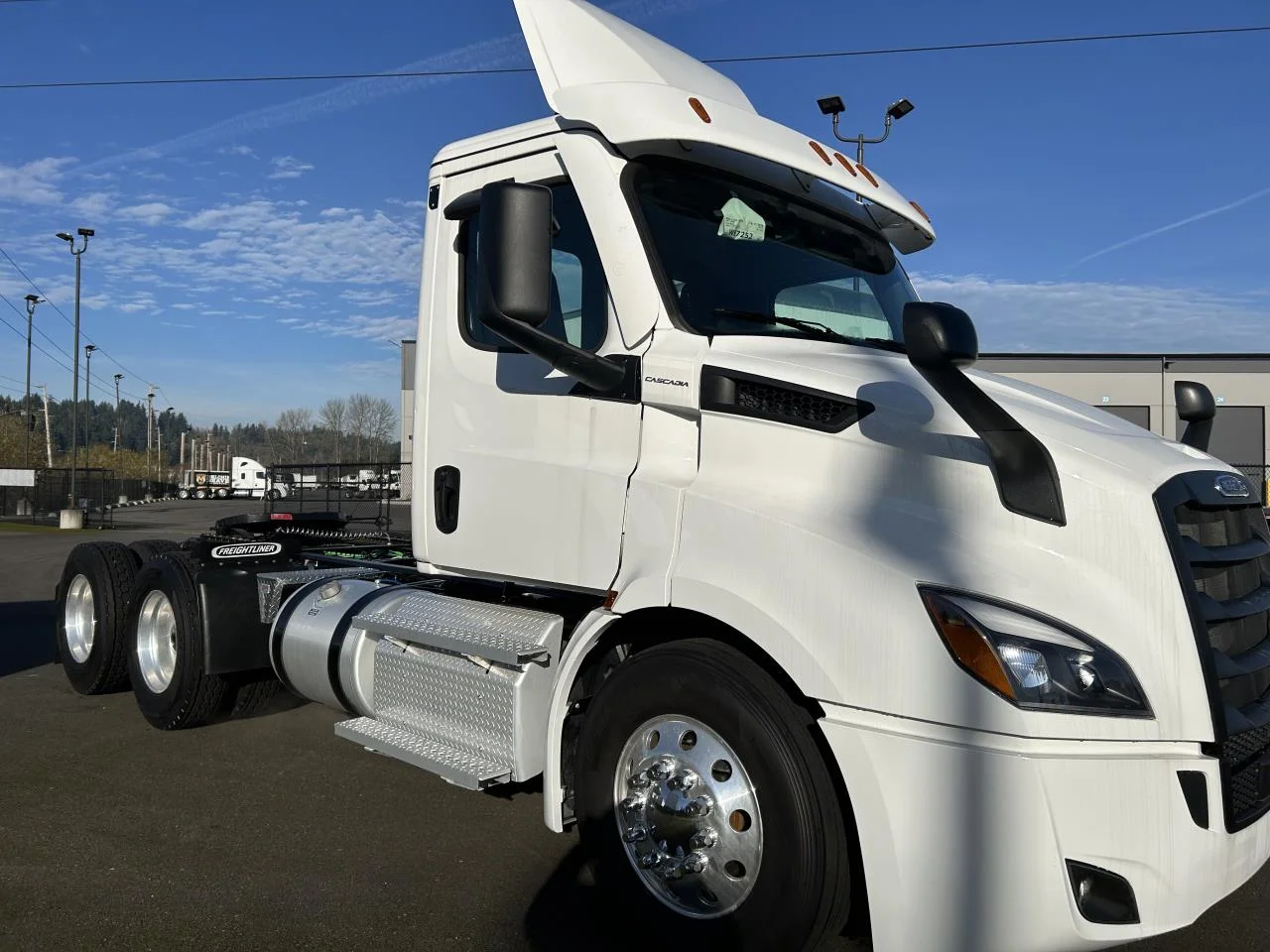 2025 Freightliner Cascadia - image 6