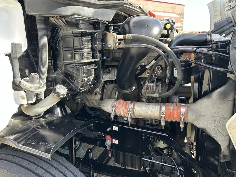 2015 Freightliner Cascadia - image 19