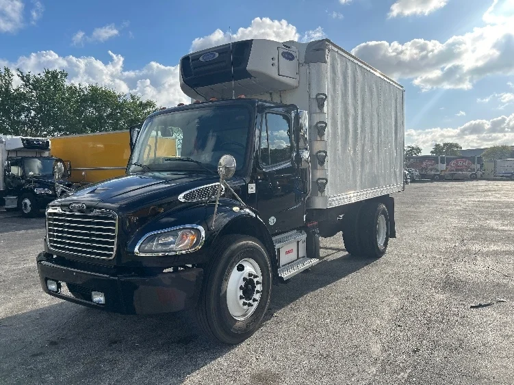 2019 Freightliner M2 106 - image 3