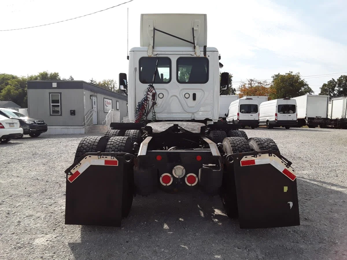 2019 Freightliner Cascadia in Pittsburgh, PA — photo 5