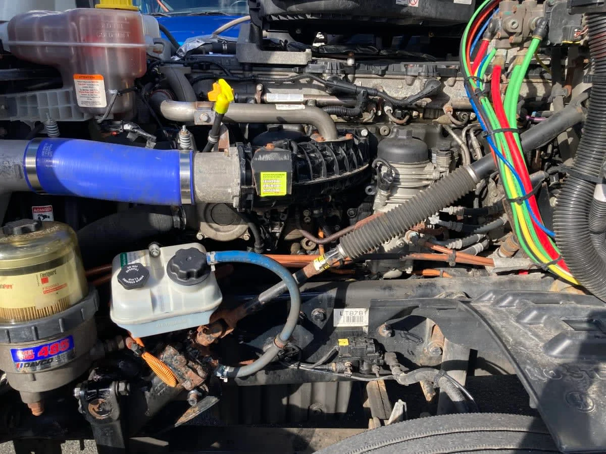 2020 Freightliner Cascadia - image 8