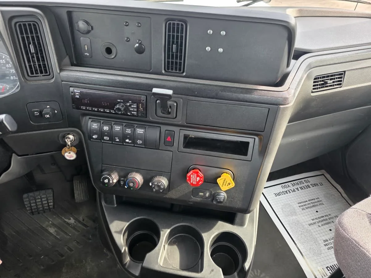 2019 International RH - image 11