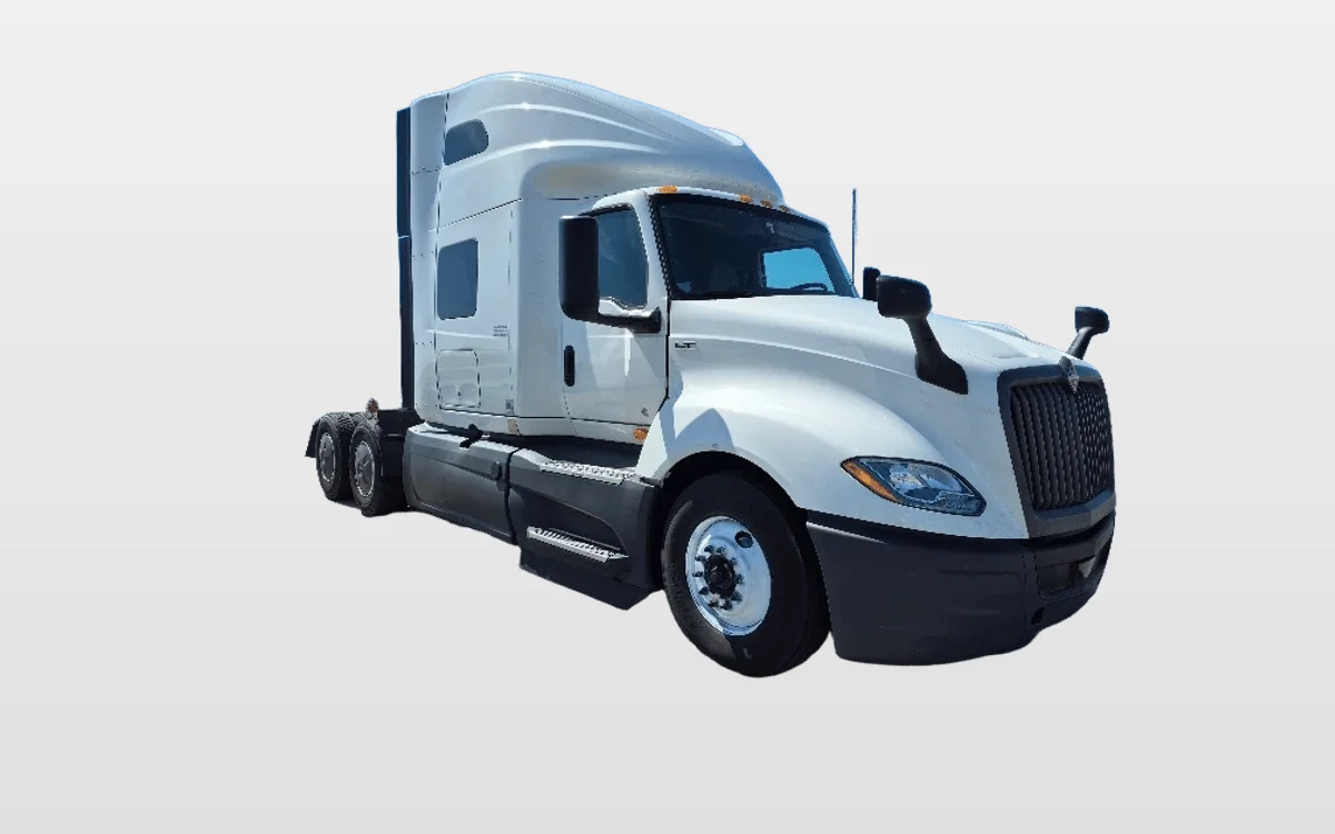 2023 International LT - image 1