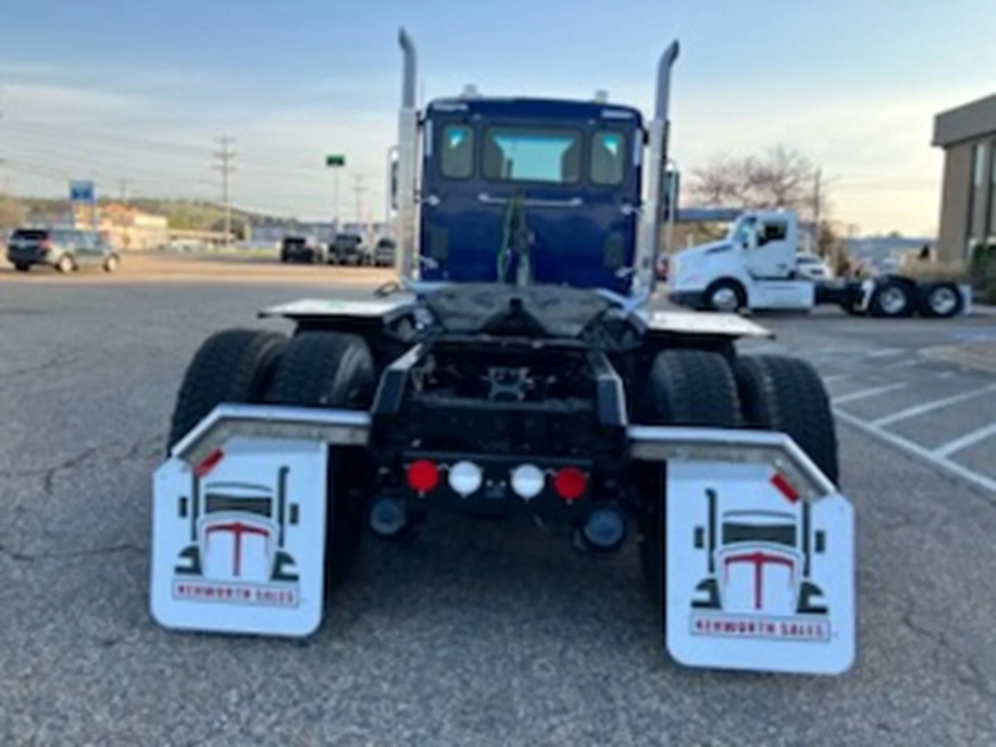 2016 Kenworth T880 - image 6