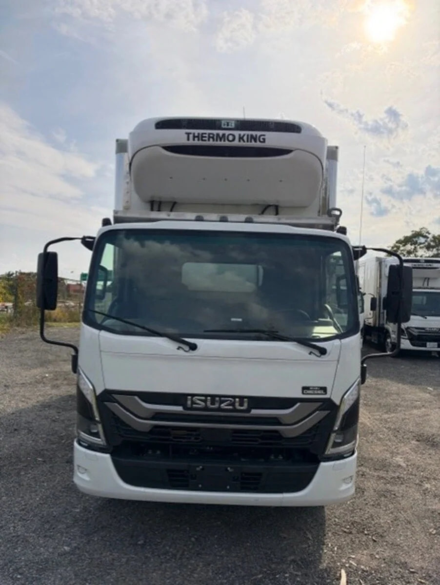 2025 Isuzu NRR