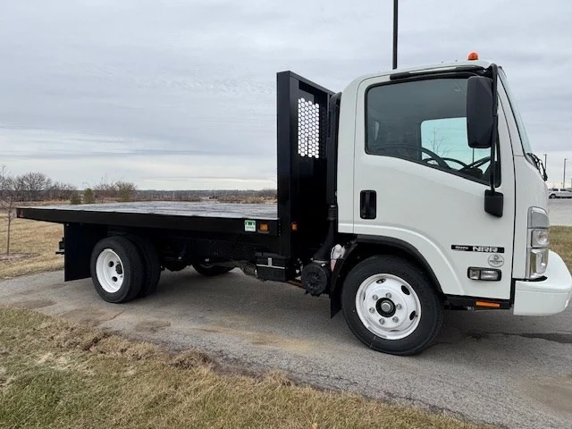 2025 Isuzu NRR in Ankeny, IA — photo 4