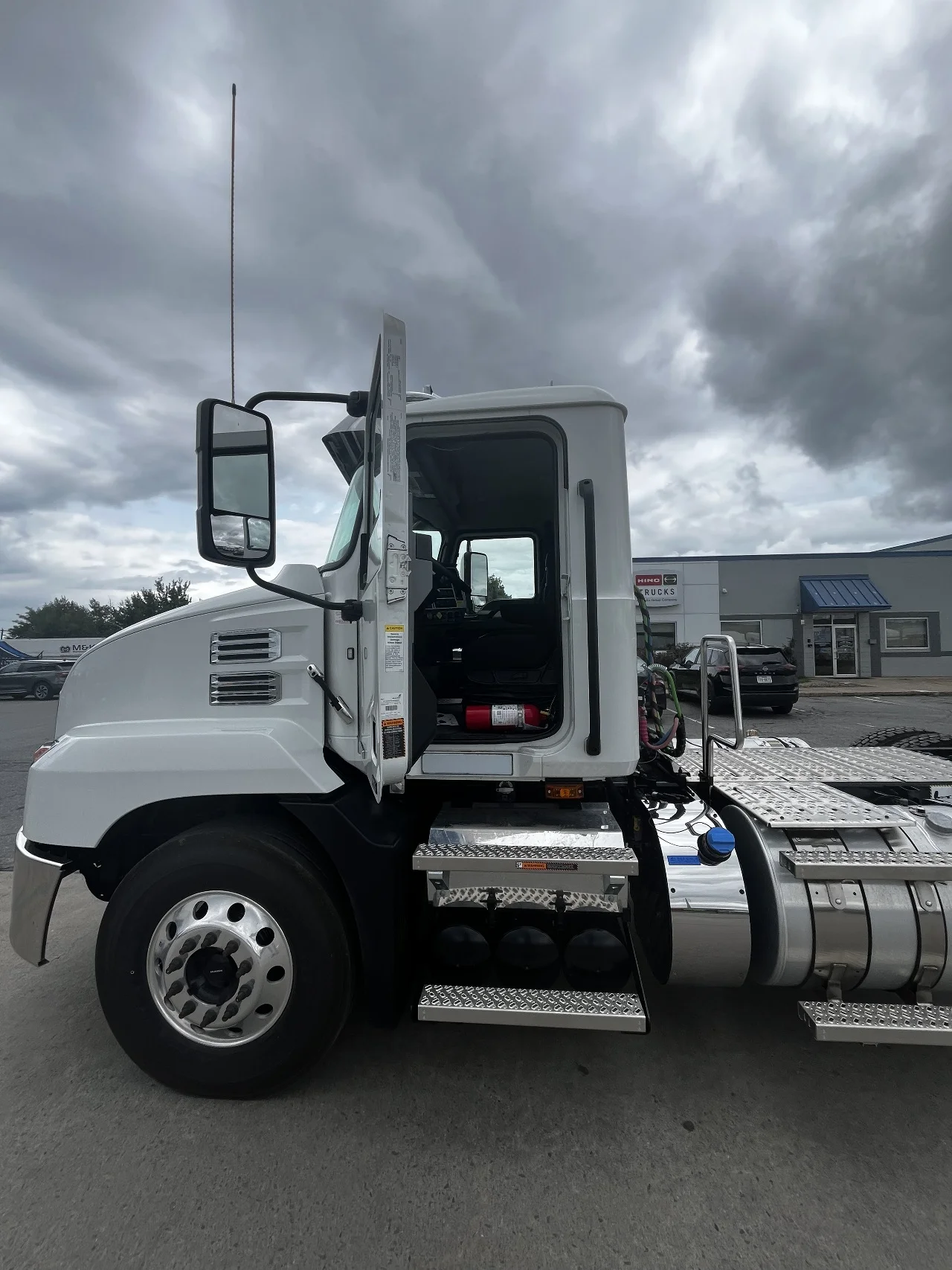 2026 Mack Anthem in Dunmore, PA — photo 5