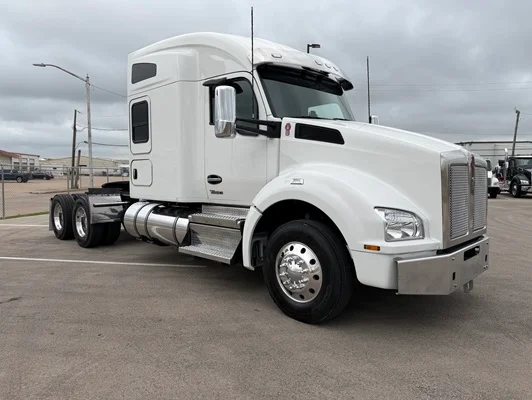 2024 Kenworth T880 in Fort Worth, TX