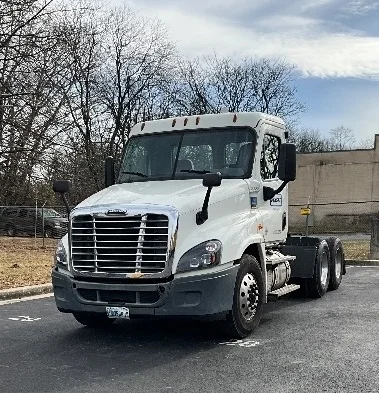 2019 Freightliner Cascadia in Capitol Heights, MD — photo 3