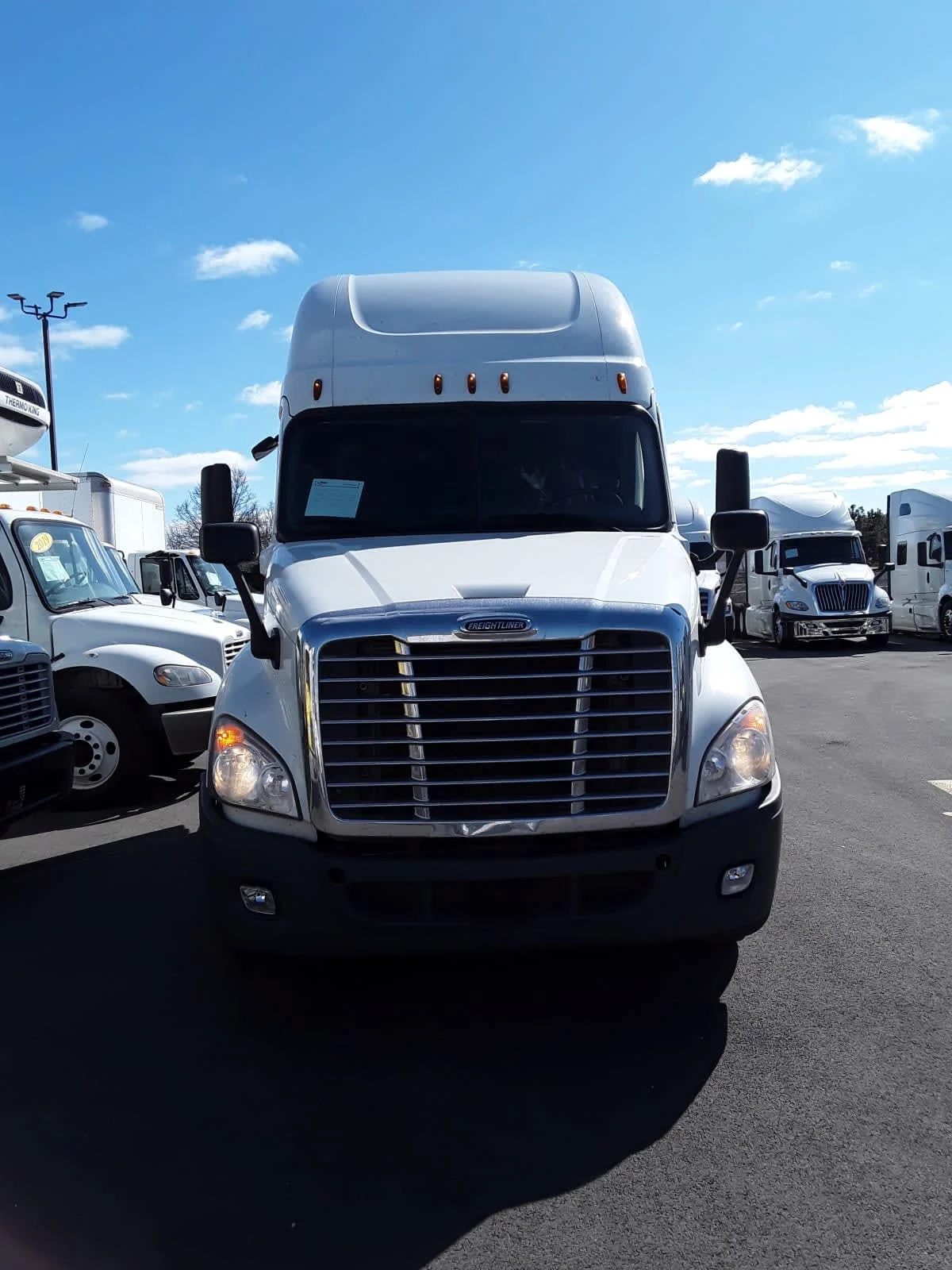 2020 Freightliner Cascadia in Bolingbrook, IL — photo 2